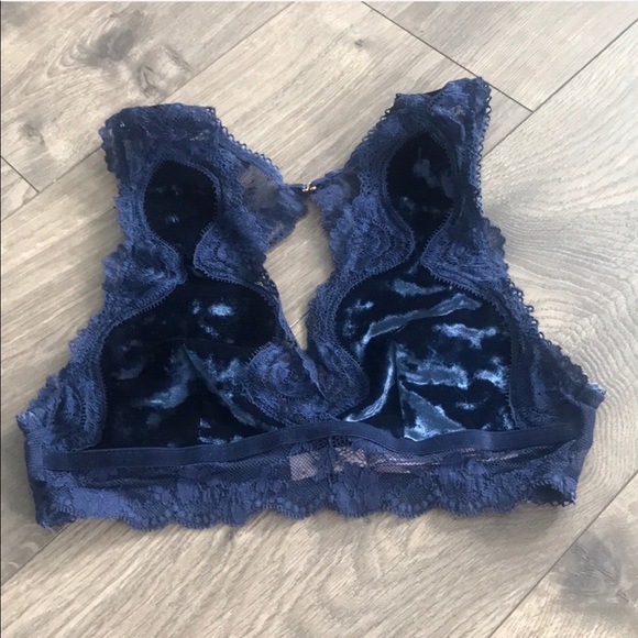 2/$32 VS Crushed Velvet Plunge Bralette NWT - Picture 4 of 9